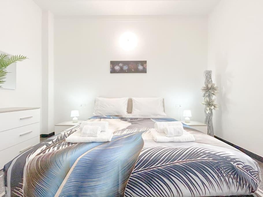 Elegant Apartment - Wifi - Smart Tv - Netflix Генуя Экстерьер фото